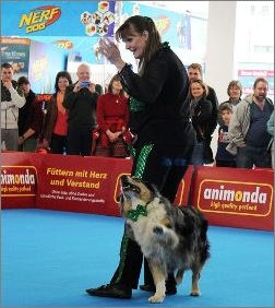 Susanne Kammerer mit ihrem Australian Shepherd beim Dogdance