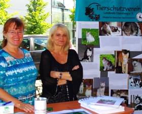Zwei Damen des Tierschutzverein Ebersberg