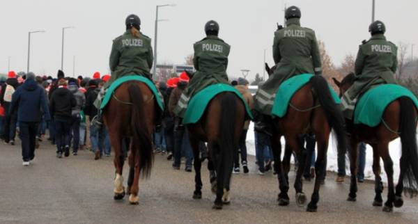 Münchner Polizei Reiterstaffel im Einsatz