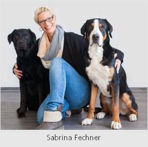 Sabrina Fechner mit ihren beiden Hunden