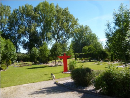 Tierfriedhof München in Hallbergmoos 