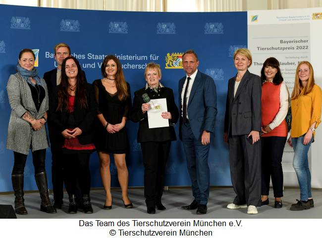 Das Team des Tierschutzverein München bei der Übergabe des Bayerischen Tierschutzpreises