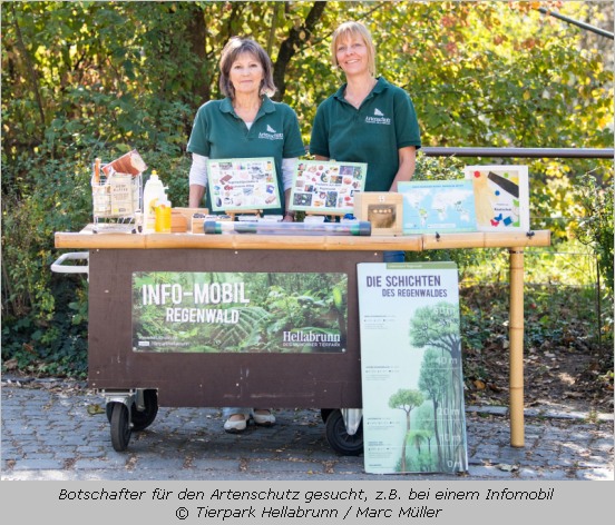 Infomobil Regenwald - besetzt mit zwei Artenschutzbotschafterinnen in Hellabrunn  